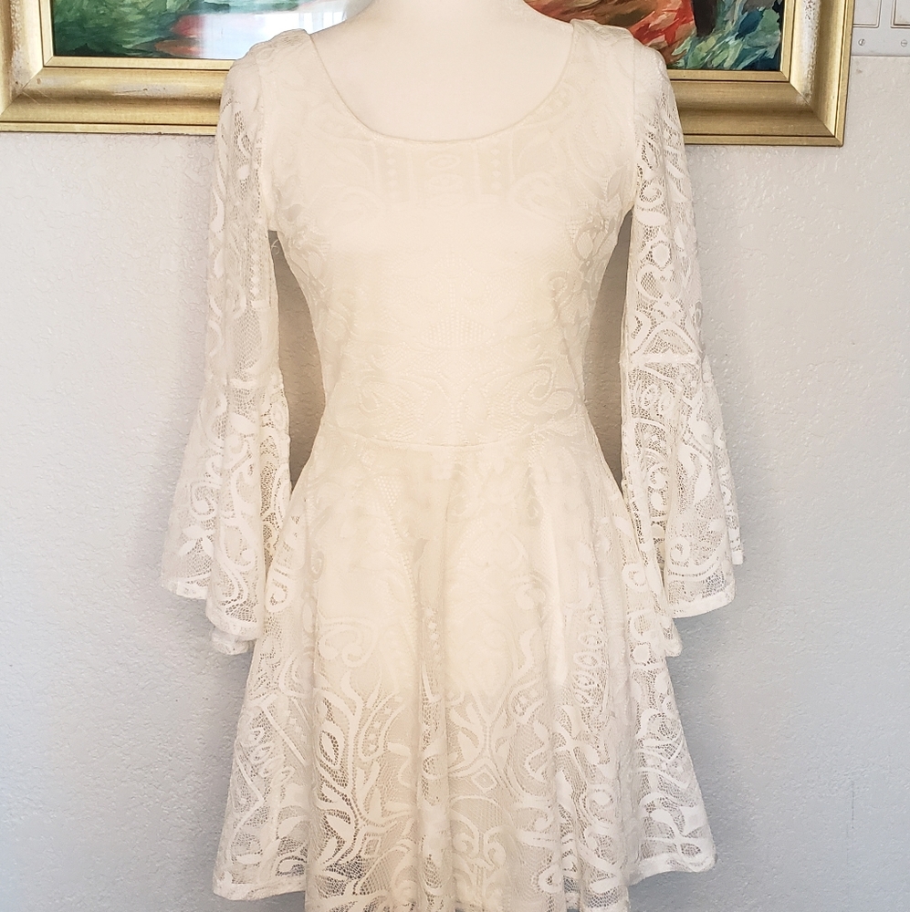 IN San Francisco Crepe White Lace Dress Juniors 3